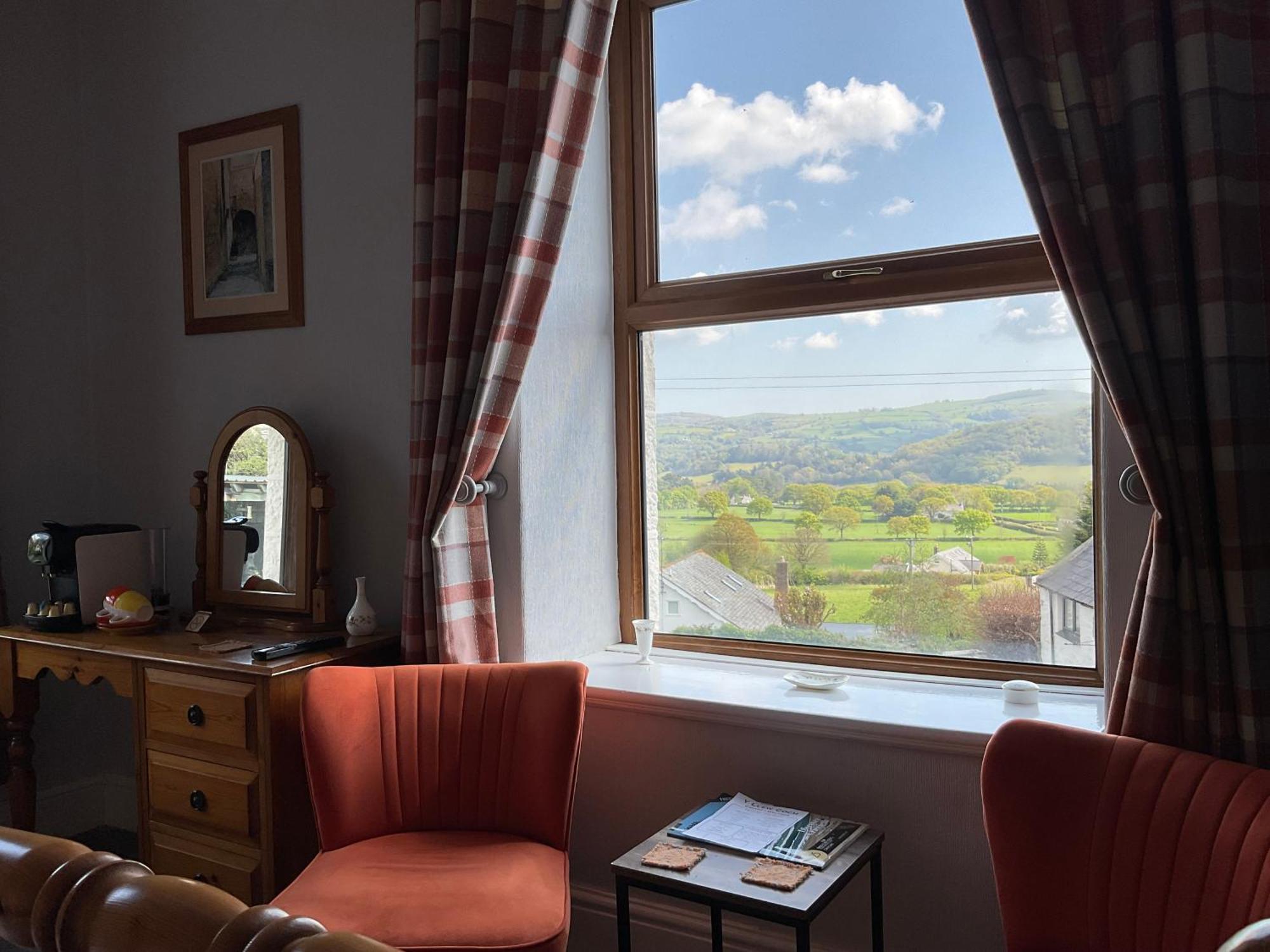 Bed and Breakfast Y Llew Coch Конви Экстерьер фото